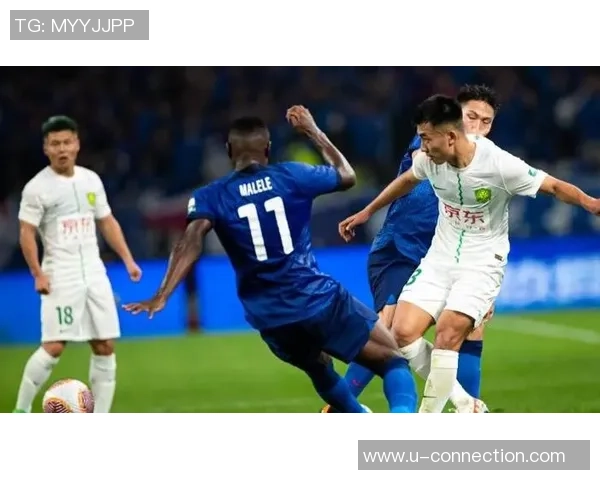 足球明星在俱乐部受伤引发球迷热议对球队未来的影响与应对策略 足球明星在俱乐部受伤引发球迷热议对球队未来的影响与应对策略