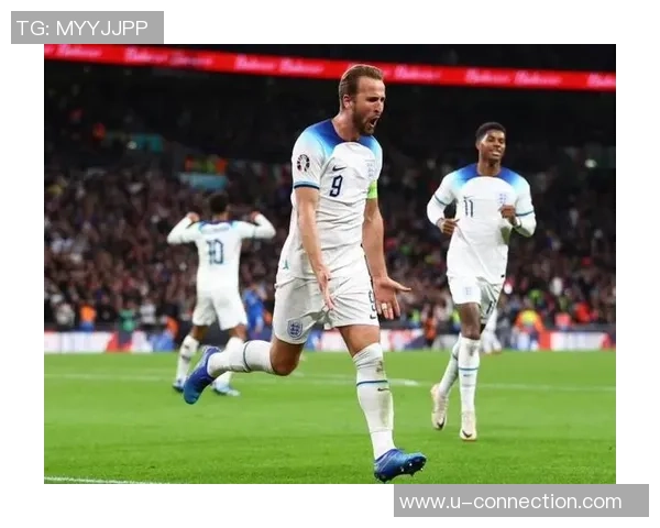 足球明星球员同台竞技展现风采引发全球球迷热议与期待 足球明星球员同台竞技展现风采引发全球球迷热议与期待