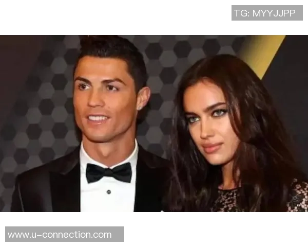 足球明星进球后甜蜜求婚瞬间引发全场欢呼与感动 足球明星进球后甜蜜求婚瞬间引发全场欢呼与感动