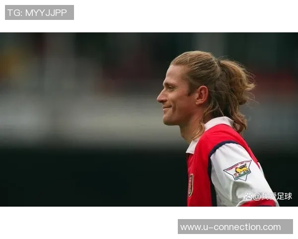 长发白人足球明星的传奇故事与赛场风采展现 长发白人足球明星的传奇故事与赛场风采展现